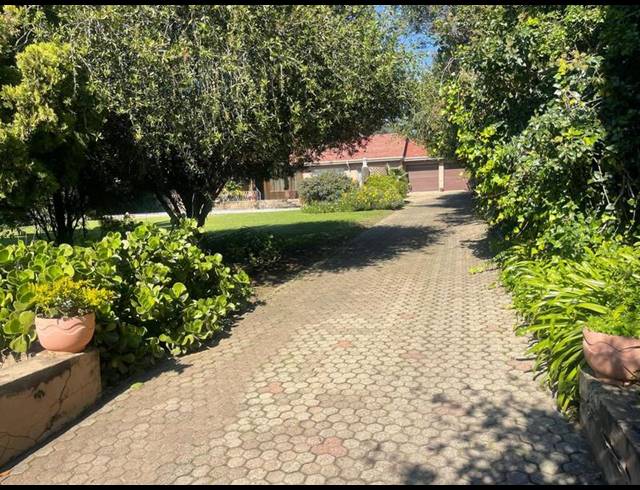 4 BEDROOM HOUSE FOR SALE IN MONDEOR